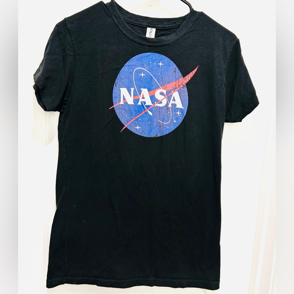$7 or 2/$10 tshirt sale: NASA classic round logo tee T-shirt Size X-Large